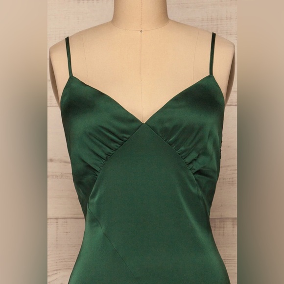 Dress Forum Emerald Green Dress, new with tags, never worn. - Picture 4 of 9